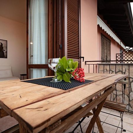 Appartamento Casa Paris Sale Marasino Esterno foto