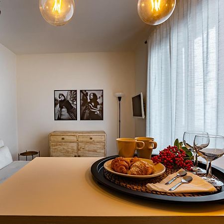 Appartamento Casa Paris Sale Marasino Esterno foto