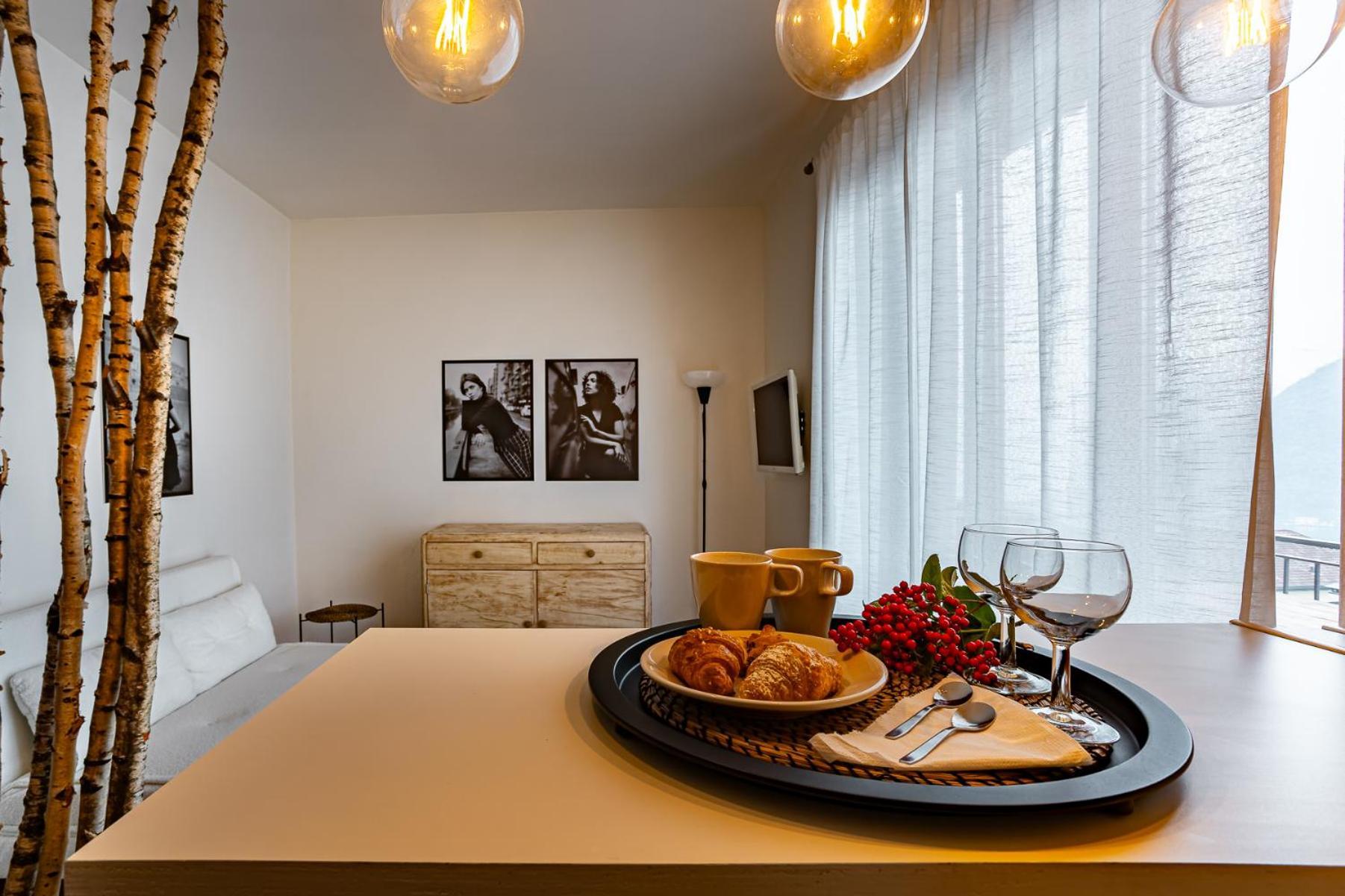 Appartamento Casa Paris Sale Marasino Esterno foto